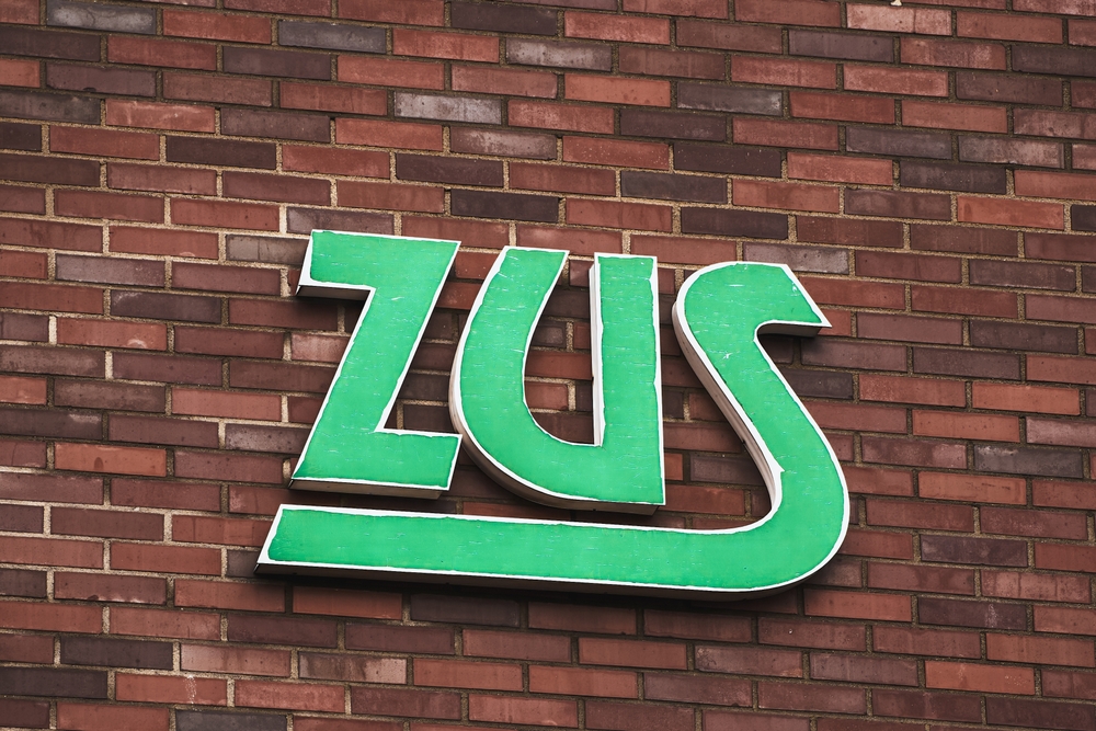 Słuchacz kursu to nie uczeń, od umowy należy zapłacić składki